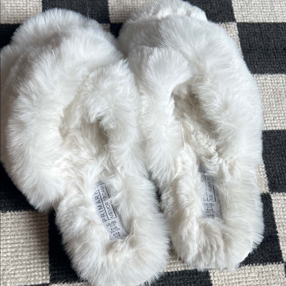 Primark Fluffy White Memory Foam Slippers 7/8‎ NWOT - Picture 4 of 7
